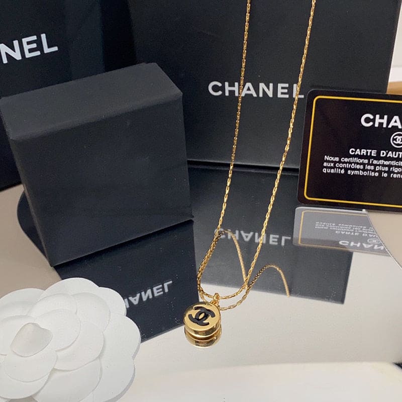 18K  Chanel Pendant Necklace