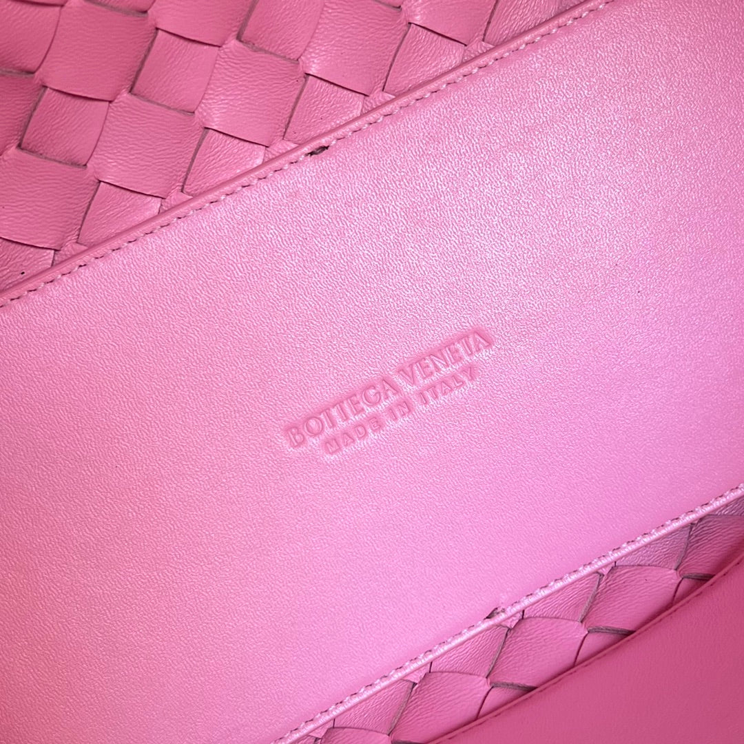 BOTTEGA VENETA MEDIUM ANDIAMO 32CM PINK LAMBSKIN