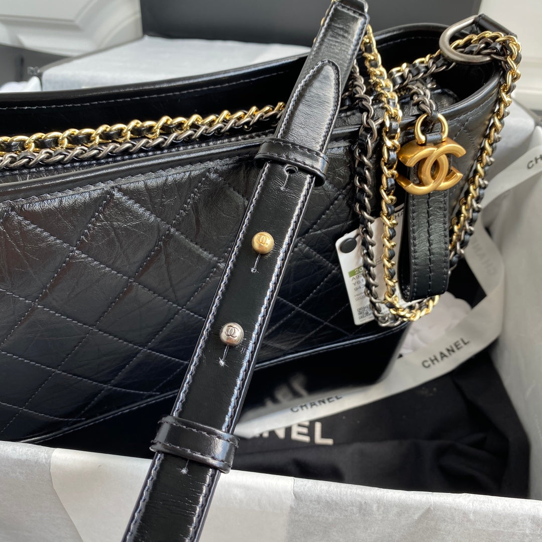 CHANEL GABRIELLE MEDIUM 28 HOBO BAG IN BLACK CALFSKIN