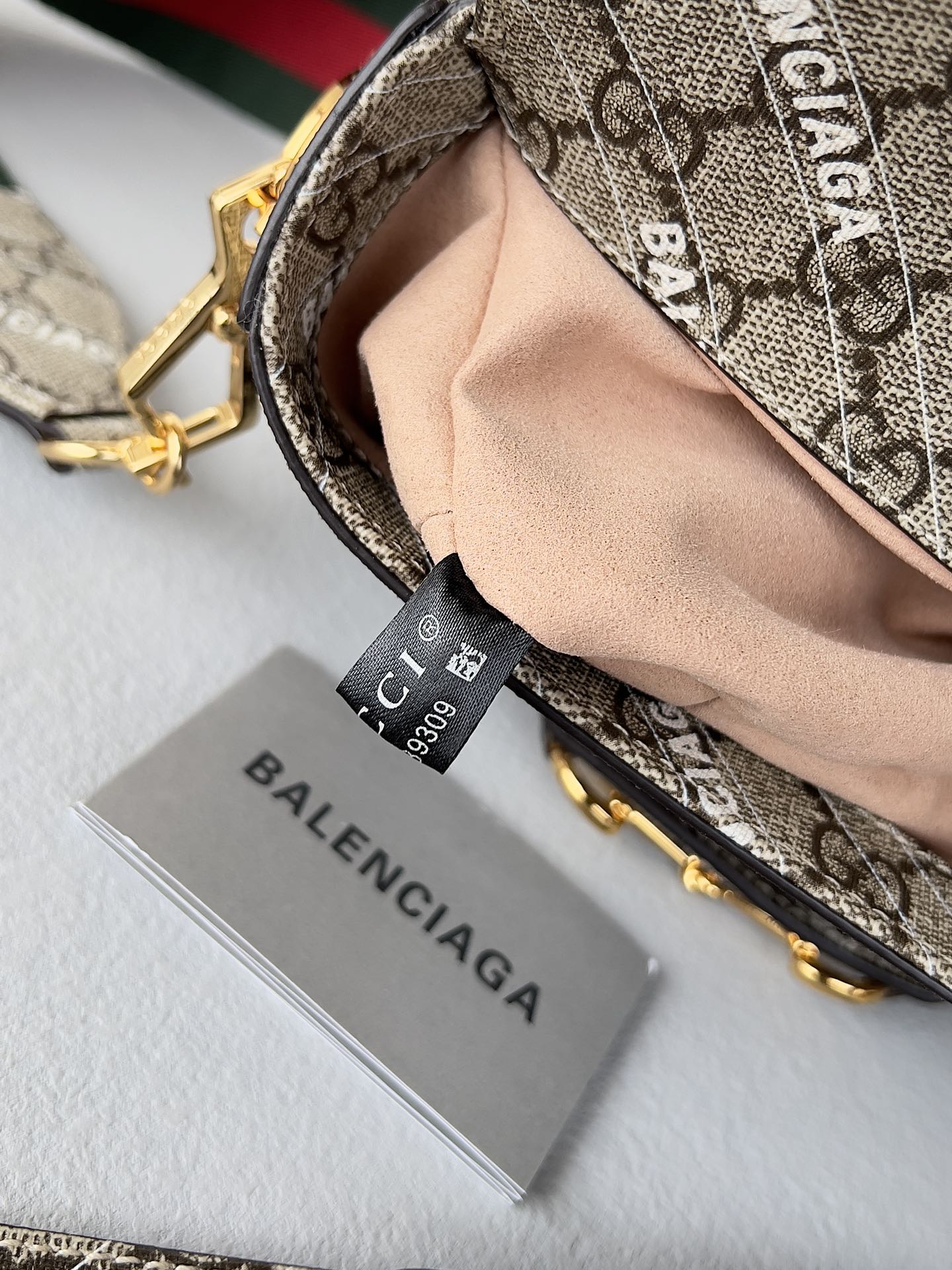 GUCCI MINI 25 PRINTED SADDLE BAG IN EICRU BEIGE CANVAS