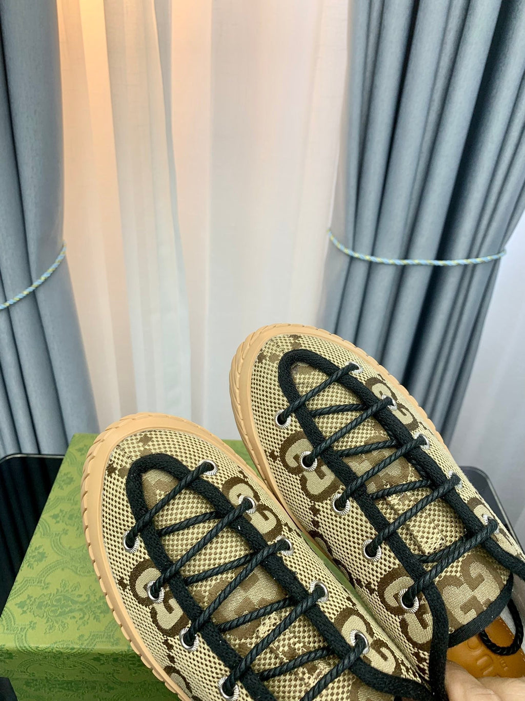 GUCCI UNIQUE SNEAKER THICK-SOLE STRAW COLOR CANVAS