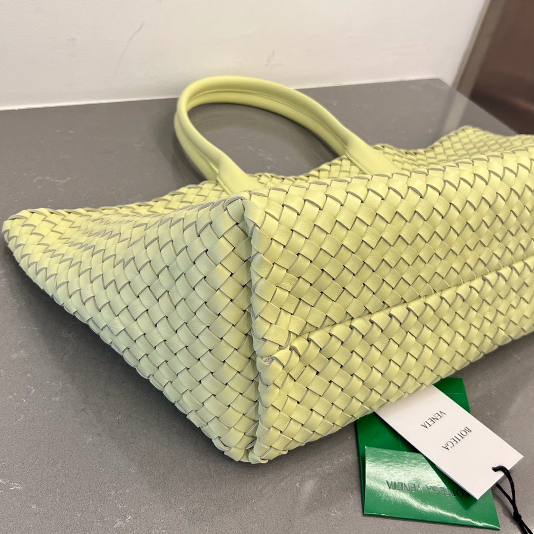 BOTTEGA VENETA LARGE CABAT 51 IN PASTEL YELLOW LAMBSKIN