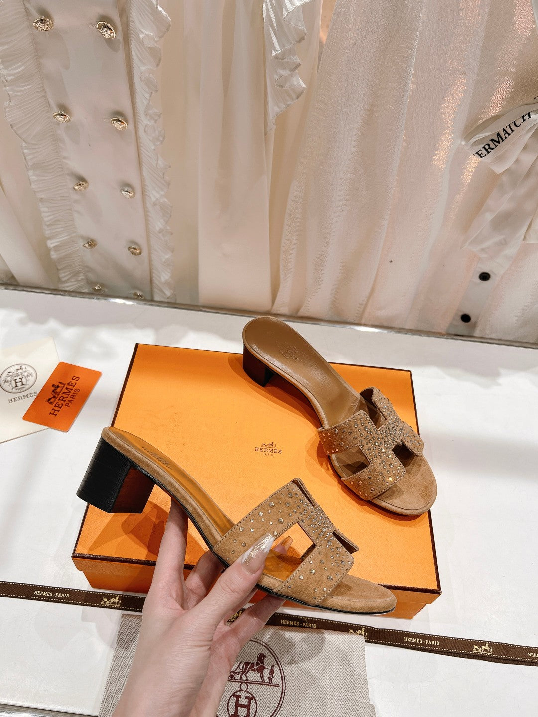 HERMES 0ASIS SANDALS BRIGHT ORANGE LAMBSKIN ATTACH CRYSTAL