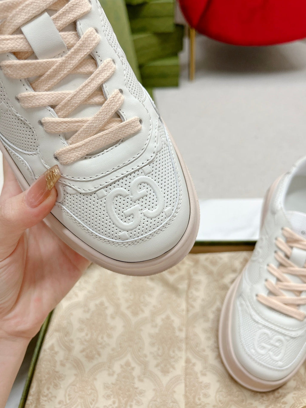 GUCCI EMBOSSED TRAINER WHITE AND PASTEL PINK CALFSKIN