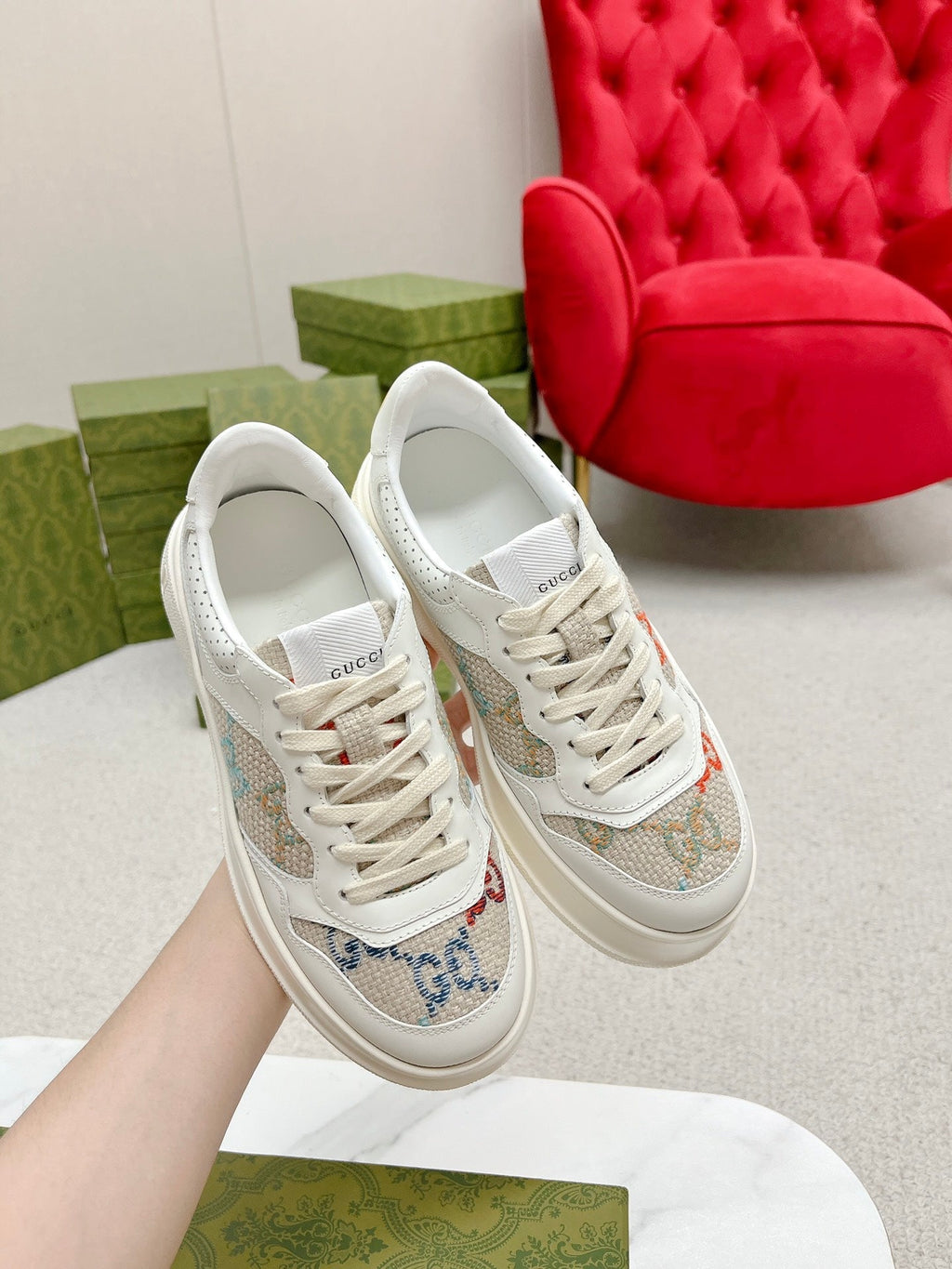 GUCCI TRAINER WHITE AND CREAM CALFSKIN