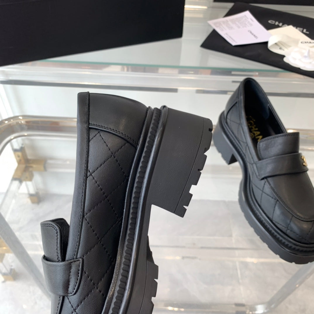 CHANEL MOASINS black 1 CALFSKIN
