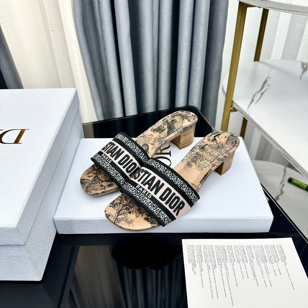 DIOR CD Mule Dway Heeled Slide 45mm Style 48