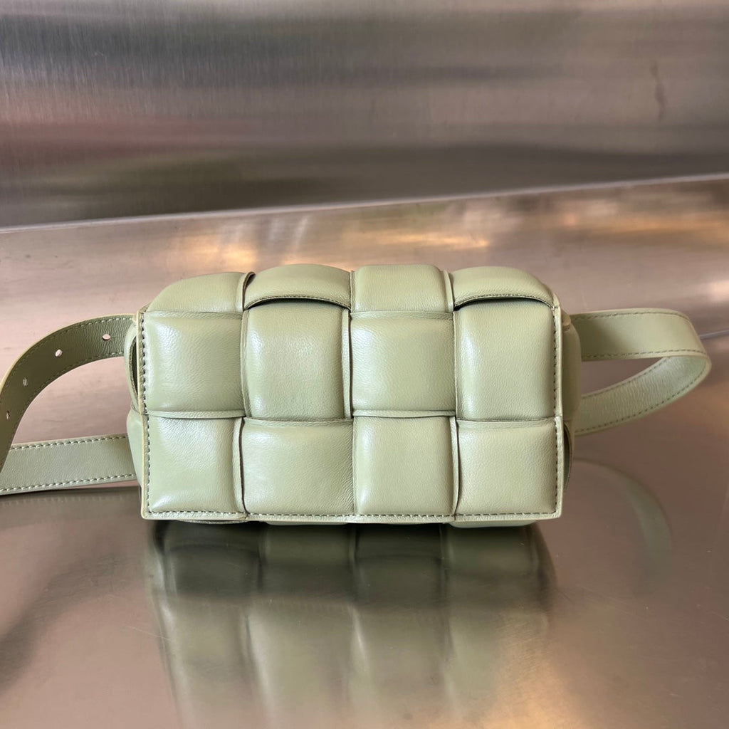 BOTTEGA VENETA MINI CASSETTE 18 IN WHITE CREAM LAMBSKIN