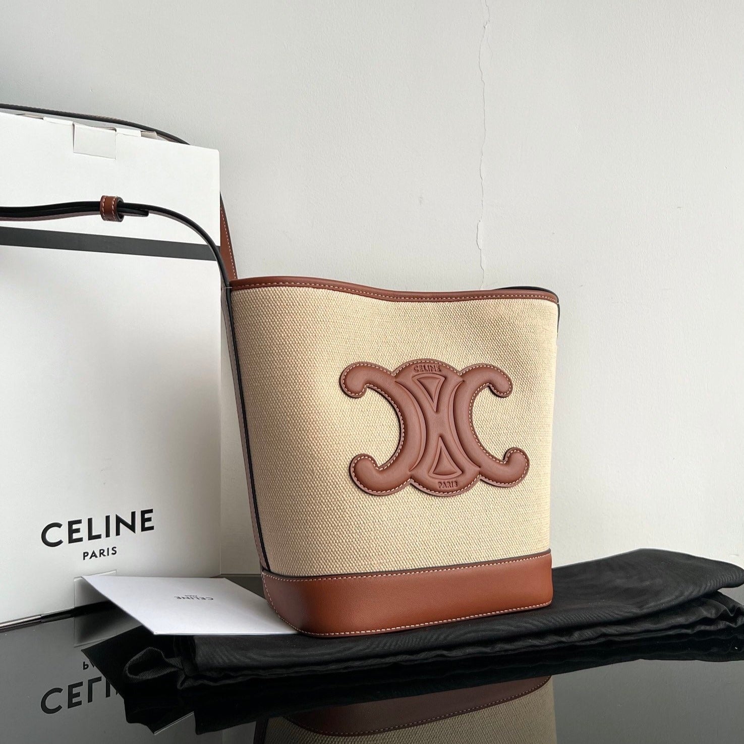 CELINE BUCKET CUIR TRIOMPHE 24 BEIGE BROWN CALFSKIN