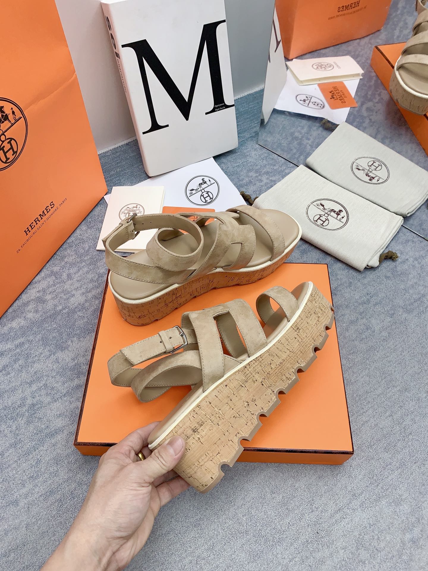 HERMES HAVANE 30 SANDAL IN TORTILLA BROWN SUEDE
