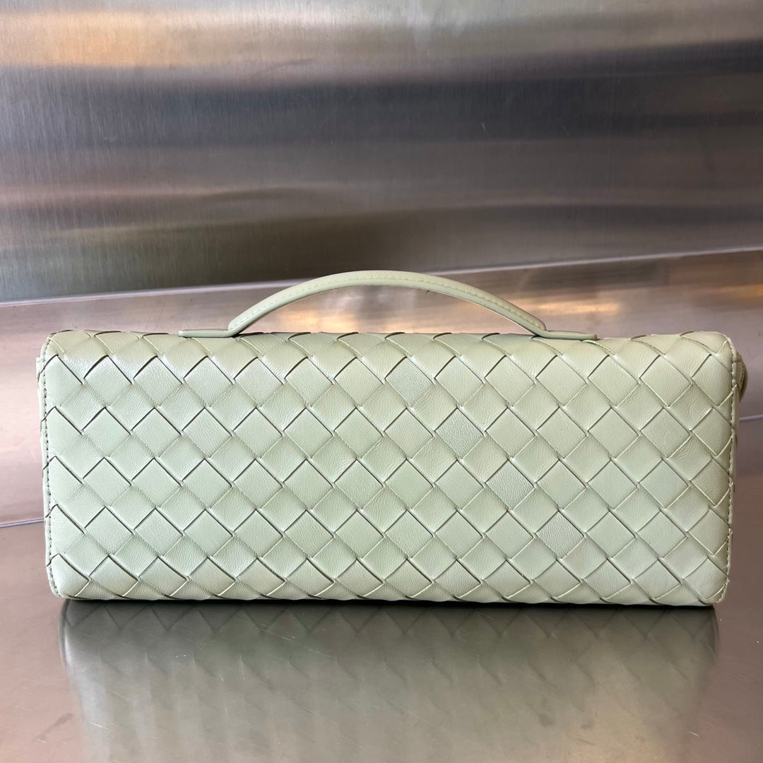 BOTTEGA VENETA Long Clutch Andiamo With Handle 31cm Light Green Calfskin Ghw