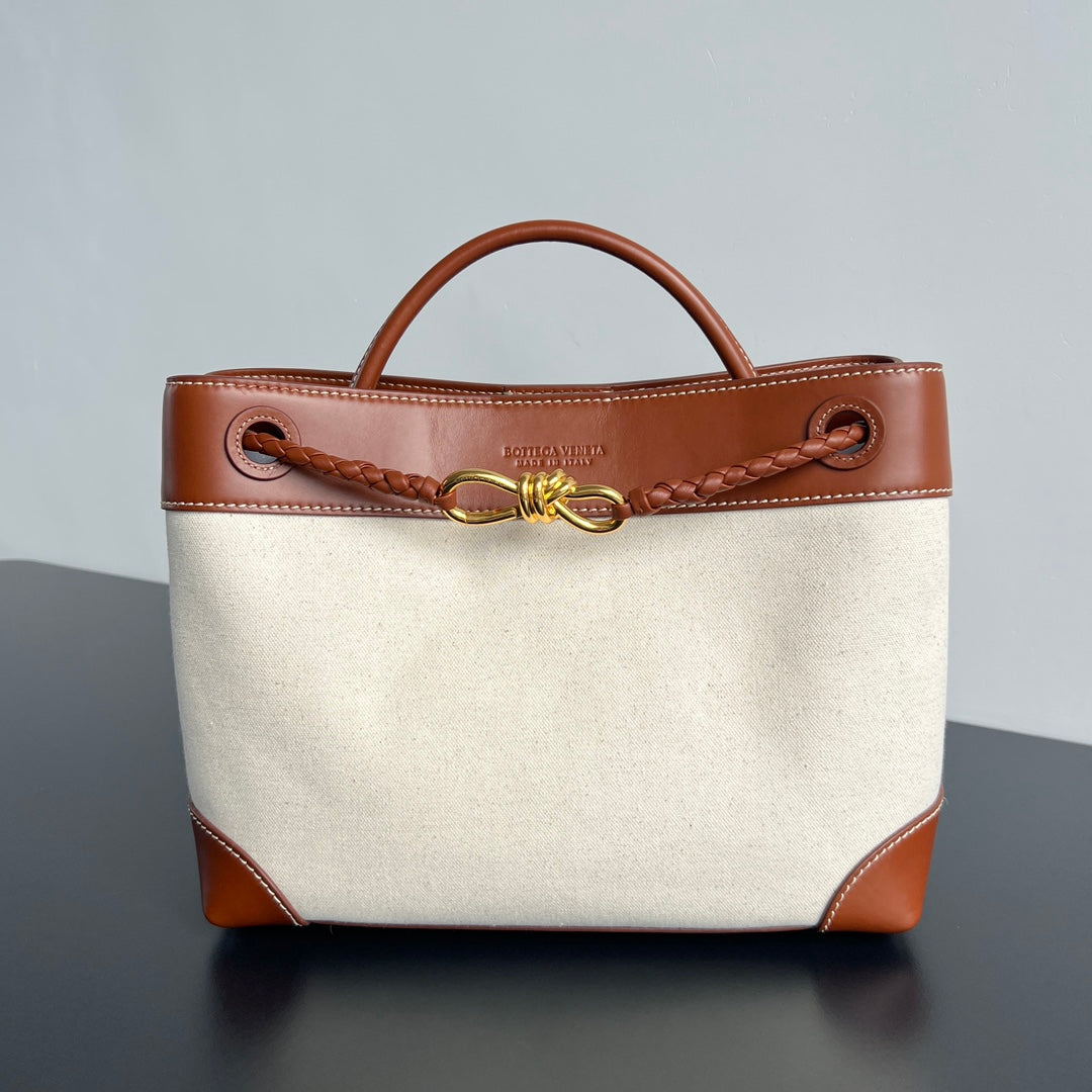 BOTTEGA VENETA SMALL ANDIAMO 25 IN WHITE BROWN CALFSKIN AND CANVAS