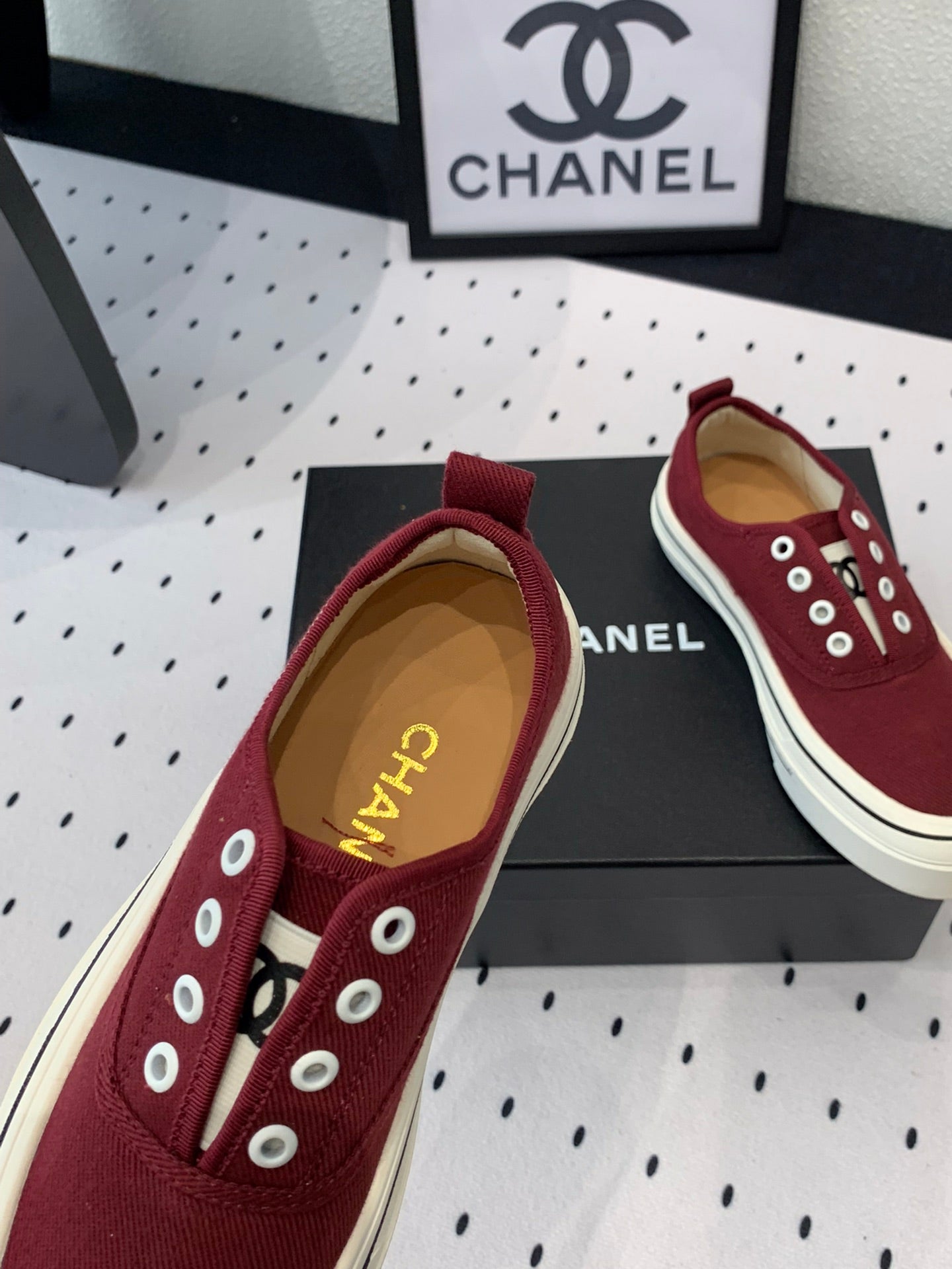 CHANEL LACELESS SNEAKERS PLATFORM IN ROSEWOOD CANVAS
