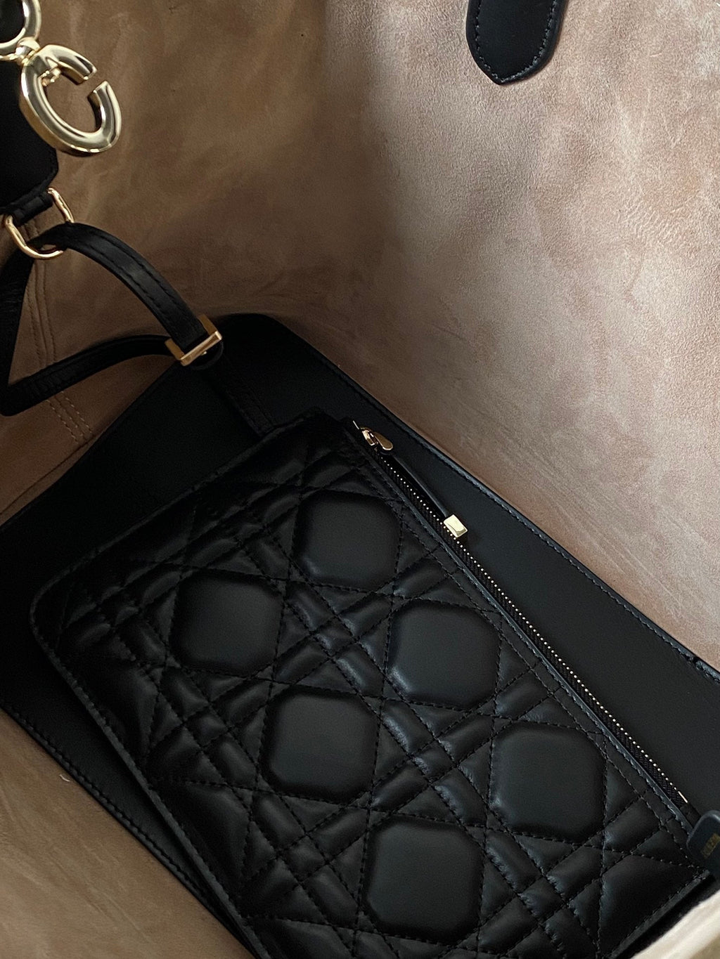 DIOR MEDIUM TOUJOURS BAG 28 IN BEIGE CANNAGE CALFSKIN BLACK STRAP