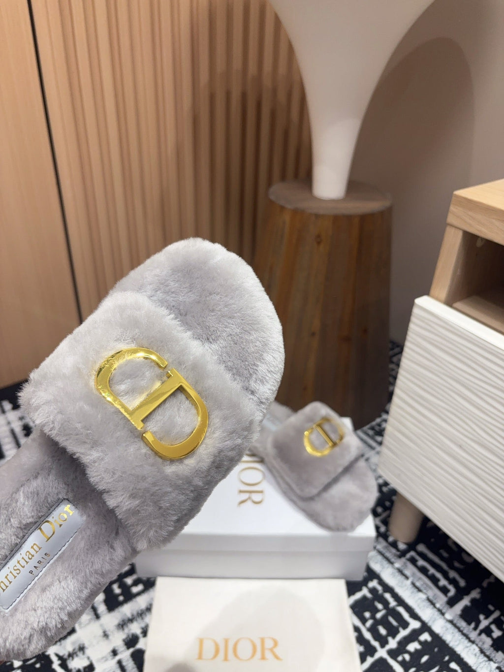DIOR THICK-SOLE SLIPPER IN PALE GRAY FLEECE WITH GOLD LOGO