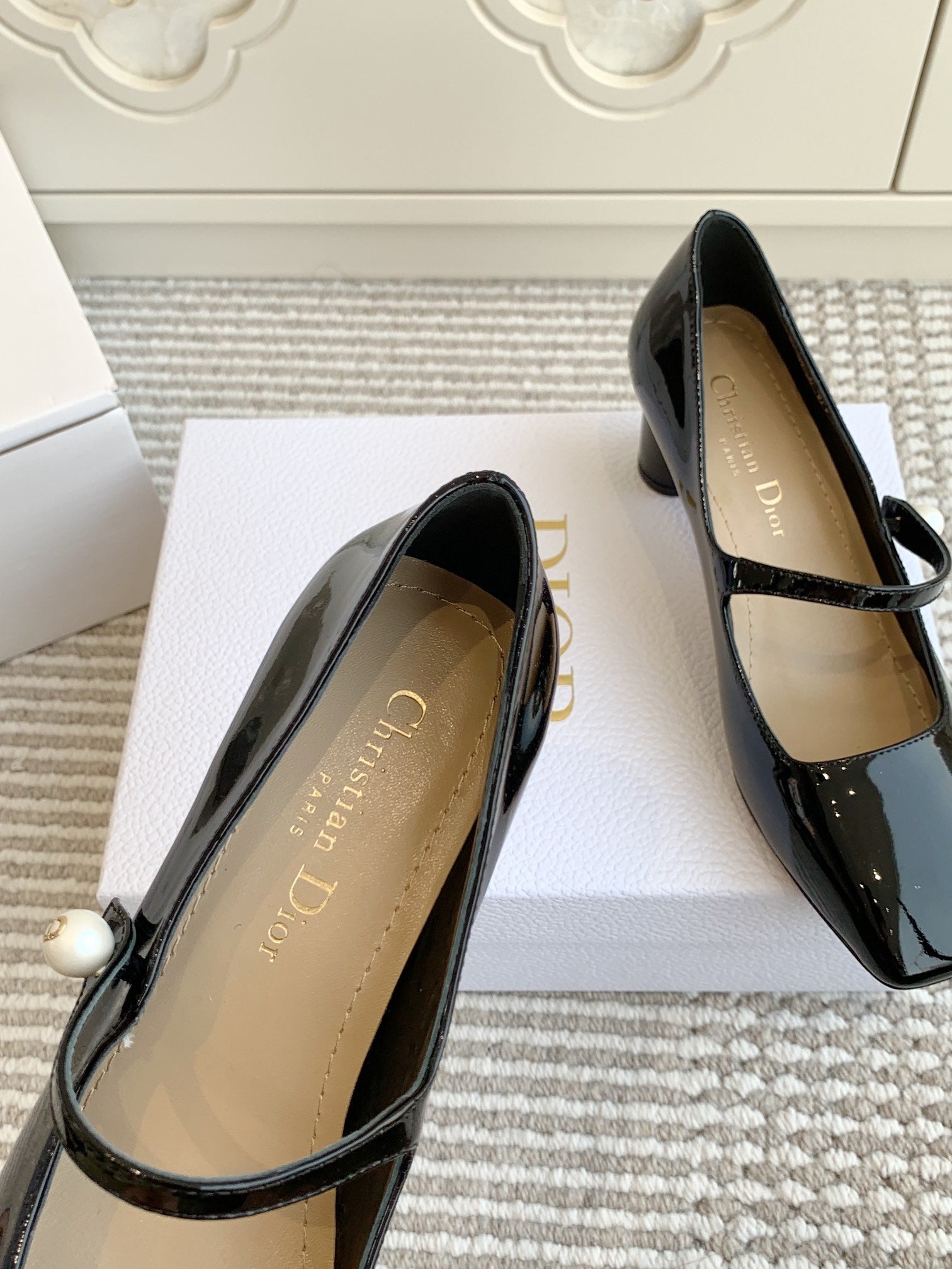 DIOR PEARL JOLIE MARY JANE PUMPS IN BLACK CALFSKIN