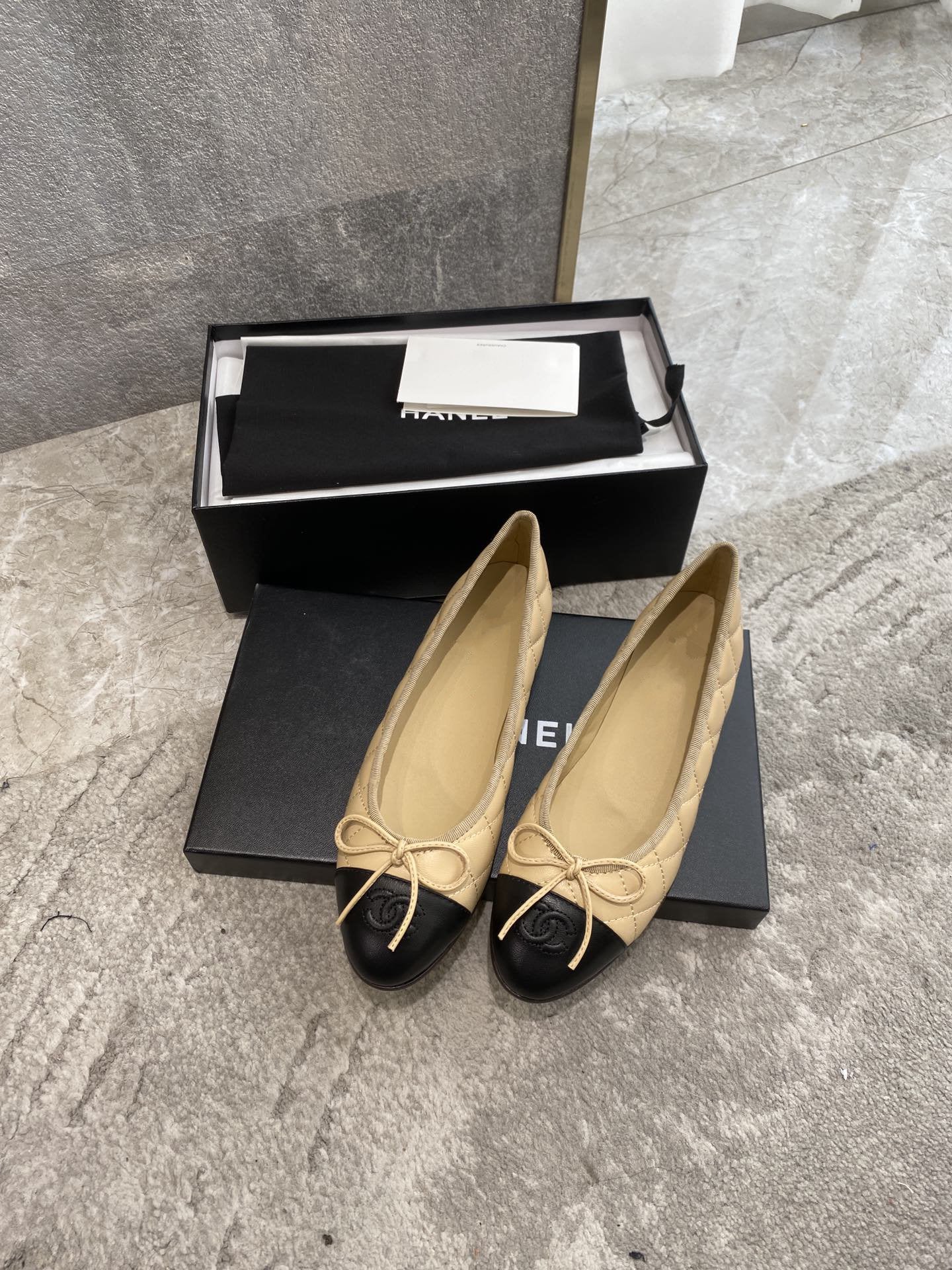 CHANEL BALLET FLATS BEIGE BLACK QUILTED LAMBSKIN