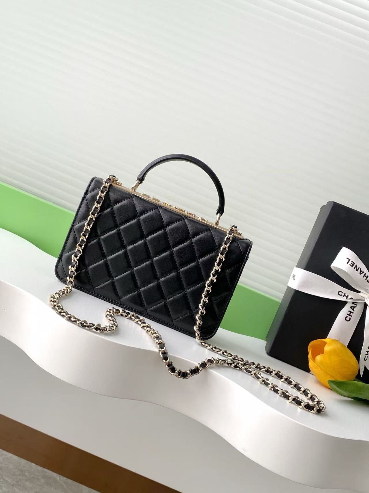 CHANEL FLAP BAG 19 IN BLACK CALFSKIN GOLD HARDWARE