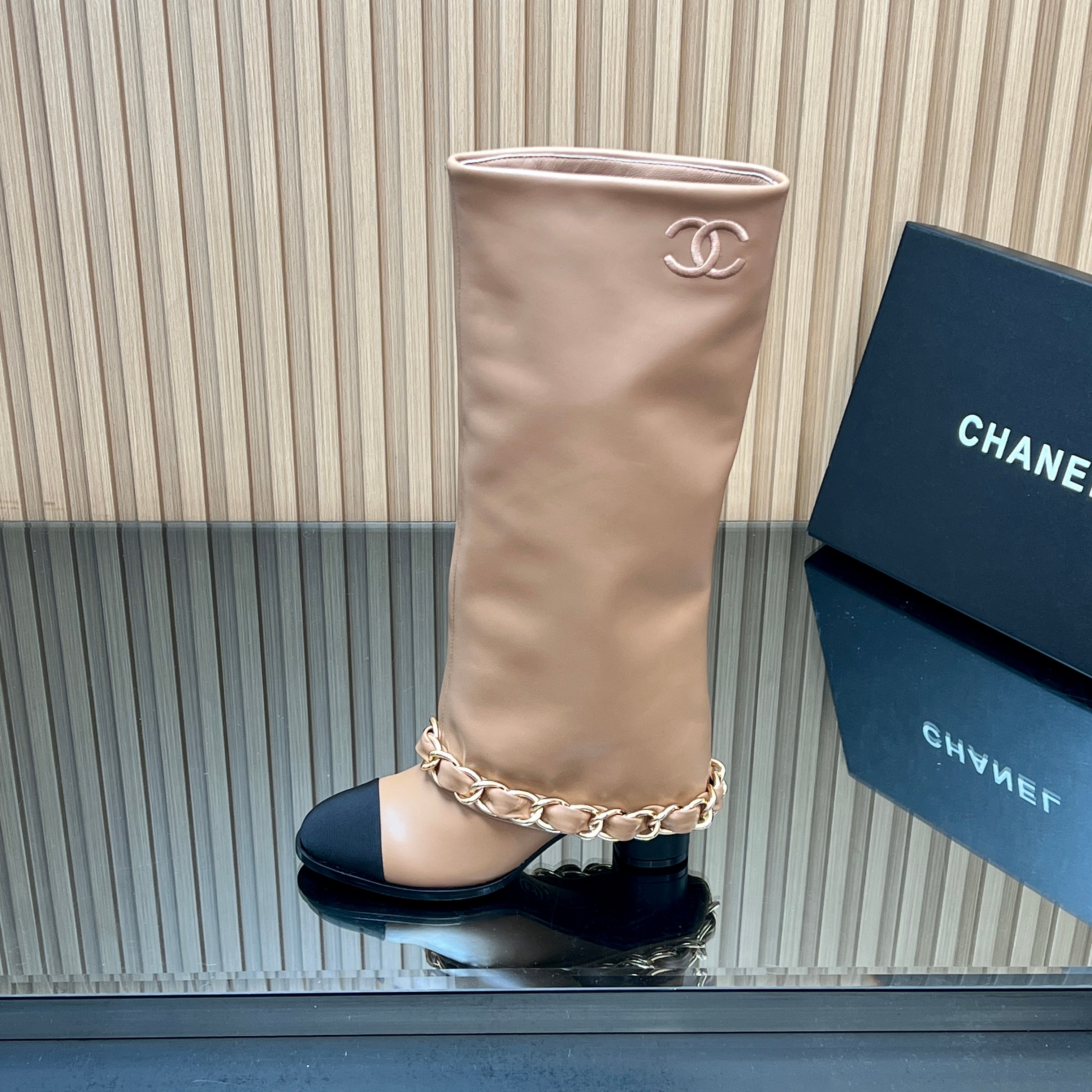 CHANEL 25S KNEE-HIGH HEELED BOOTS 65MM IN BEIGE CALFSKIN GOLD HARDWARE