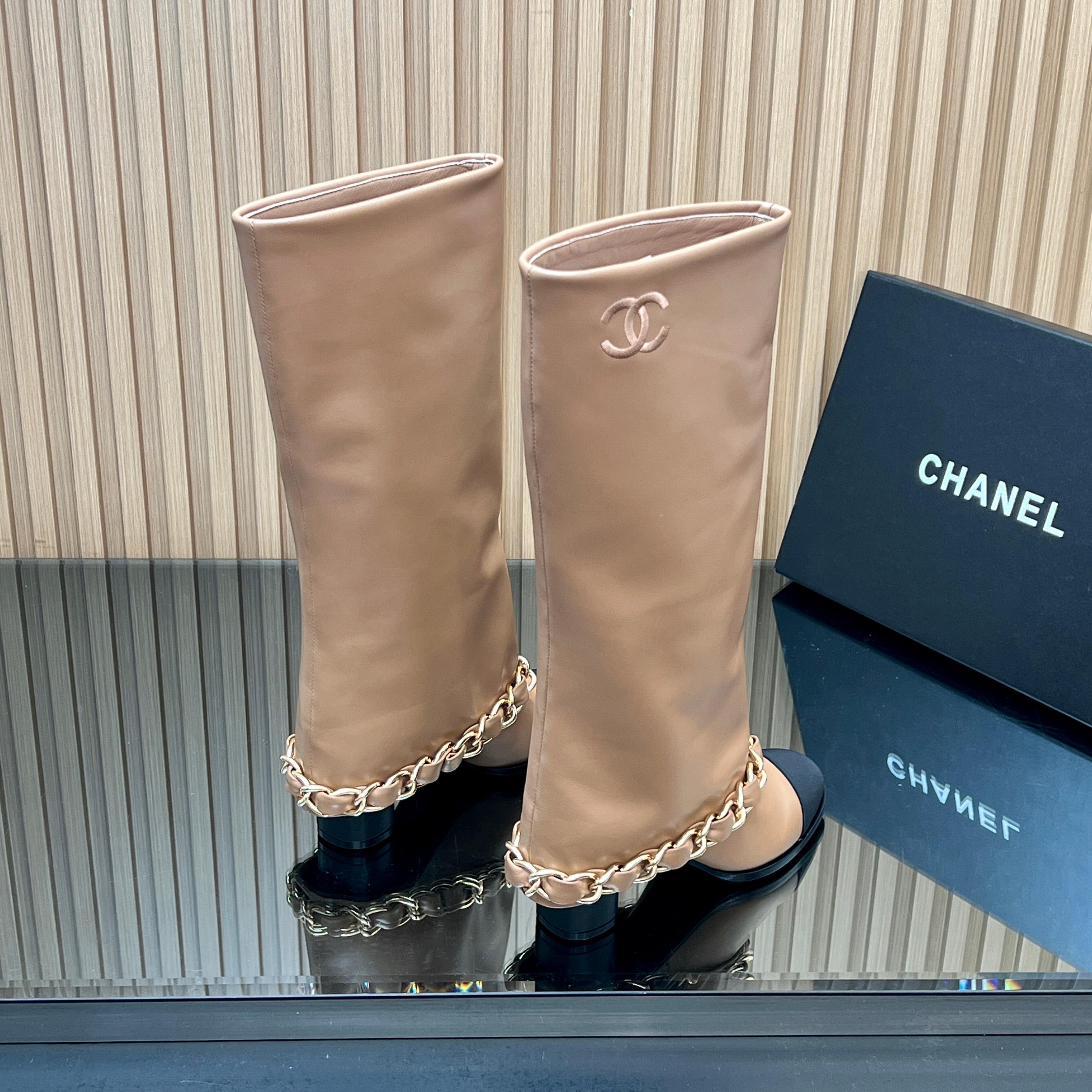 CHANEL 25S KNEE-HIGH HEELED BOOTS 65MM IN BEIGE CALFSKIN GOLD HARDWARE