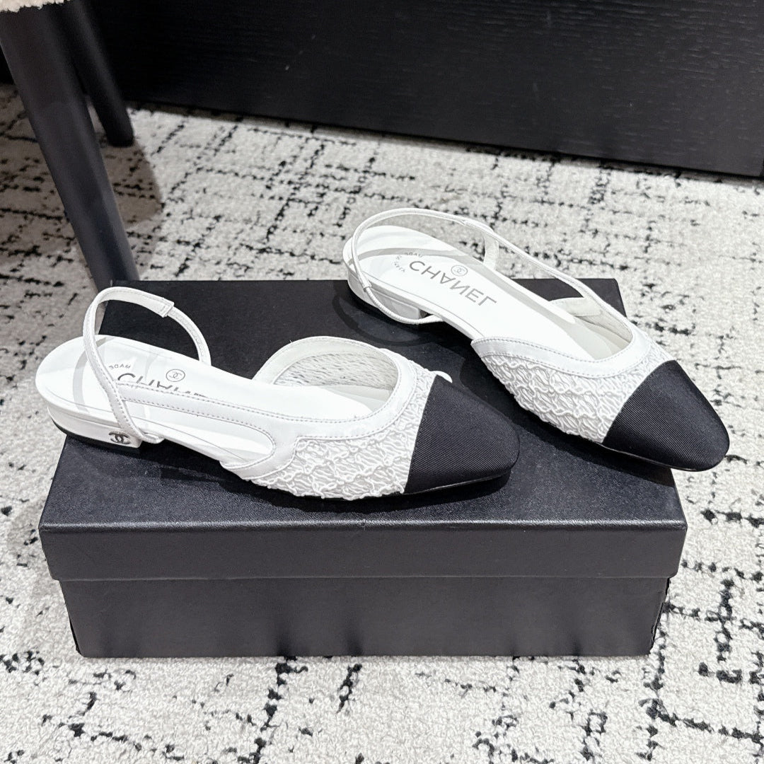 CHANEL SLINGBACK 25S IN WHITE FABRIC AND BLACK CALFSKIN CANVAS