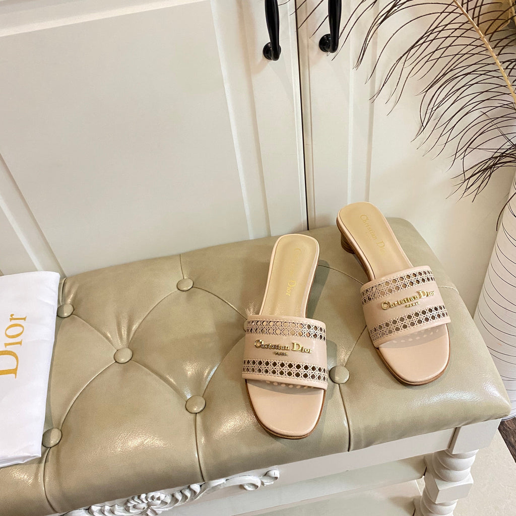 DIOR DWAY HEELED SLIDE IN CAMEL BEIGE CALFSKIN WITH GOLD LOGO