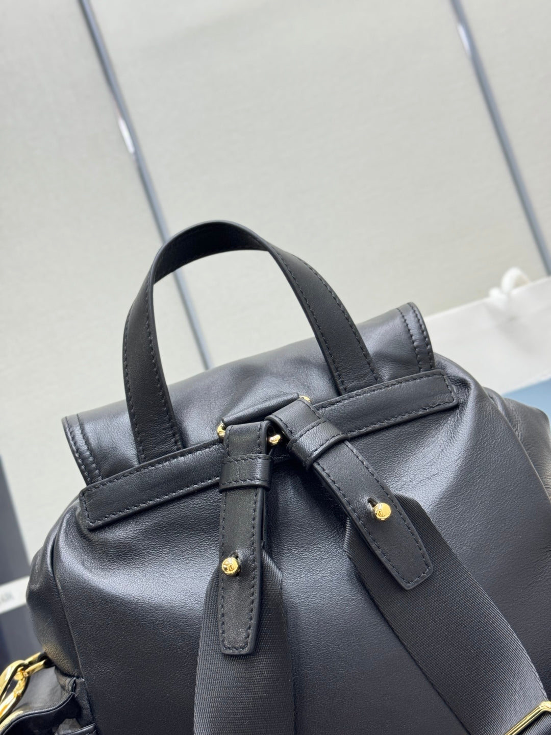 PRADA 25S EXPLORE MEDIUM BACKPACK 29 IN BLACK CALFSKIN GOLD HARDWRE