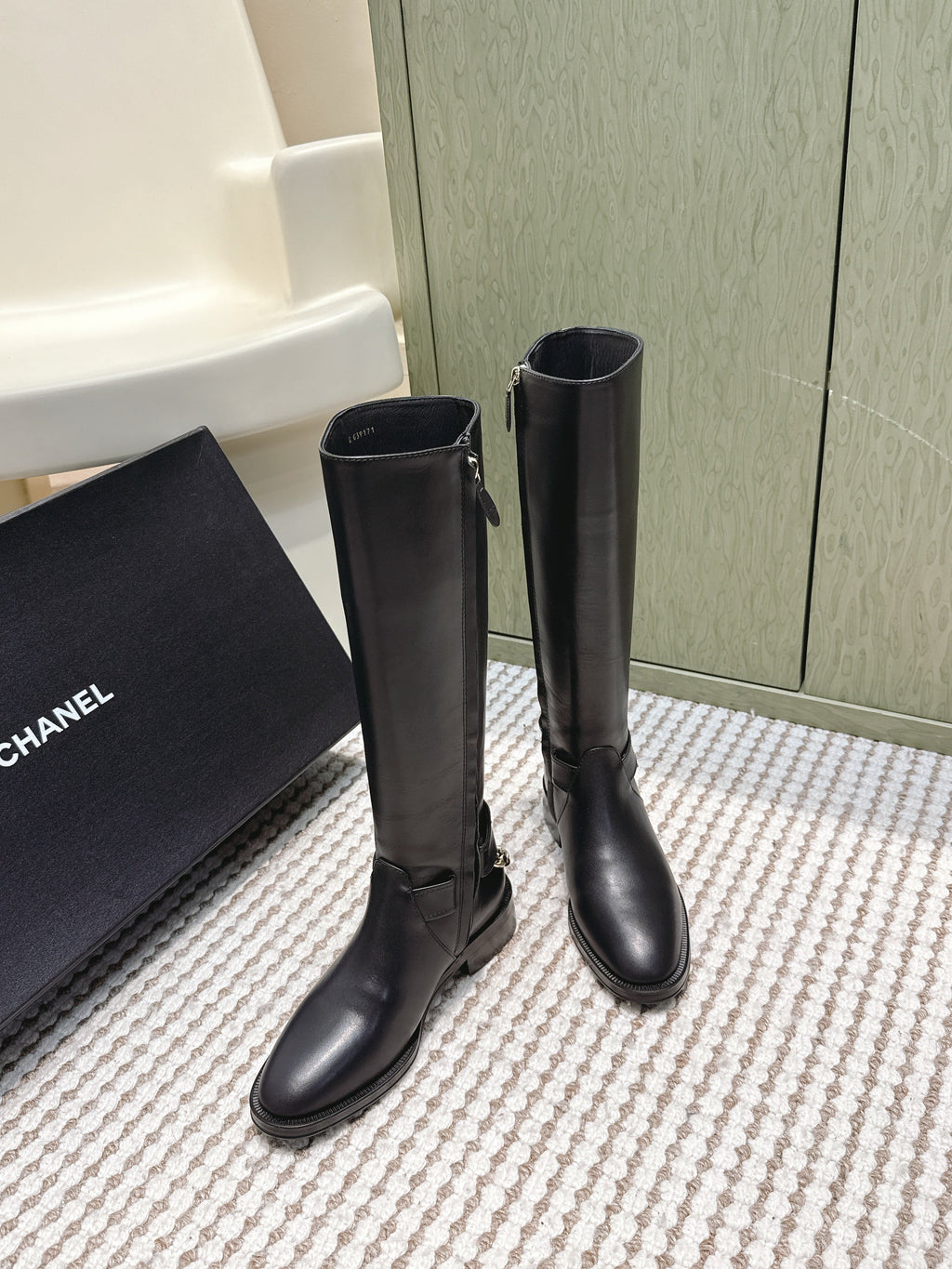 CHANEL 25S MID-CALF BOOTS IN BLACK CALFSKIN WITH ROUND TOE AND ZIPPER