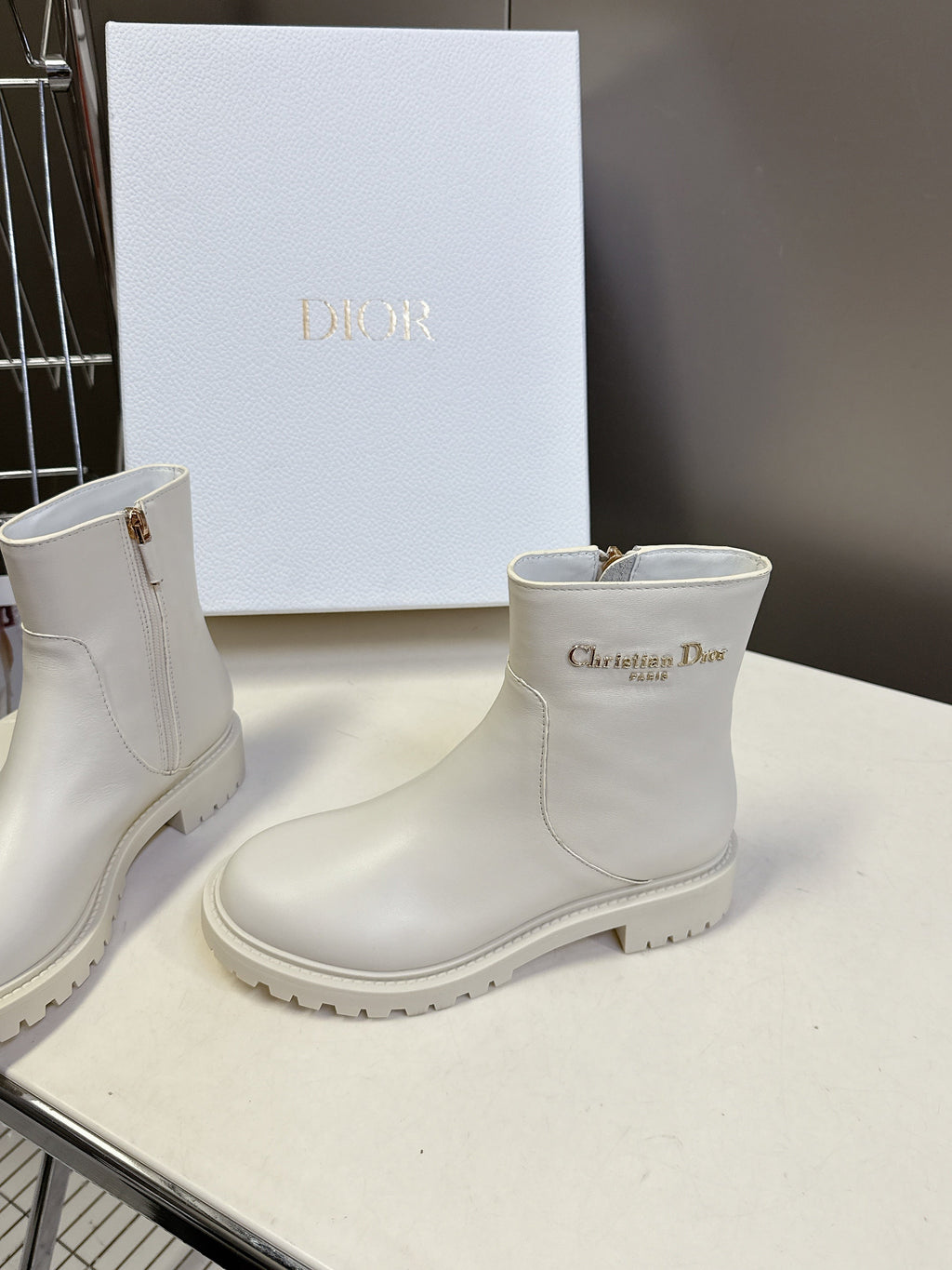 DIOR 25S D-MAJOR ANKLE BOOTS IN WHITE LAMBSKIN WITH GOLD HARDWARE
