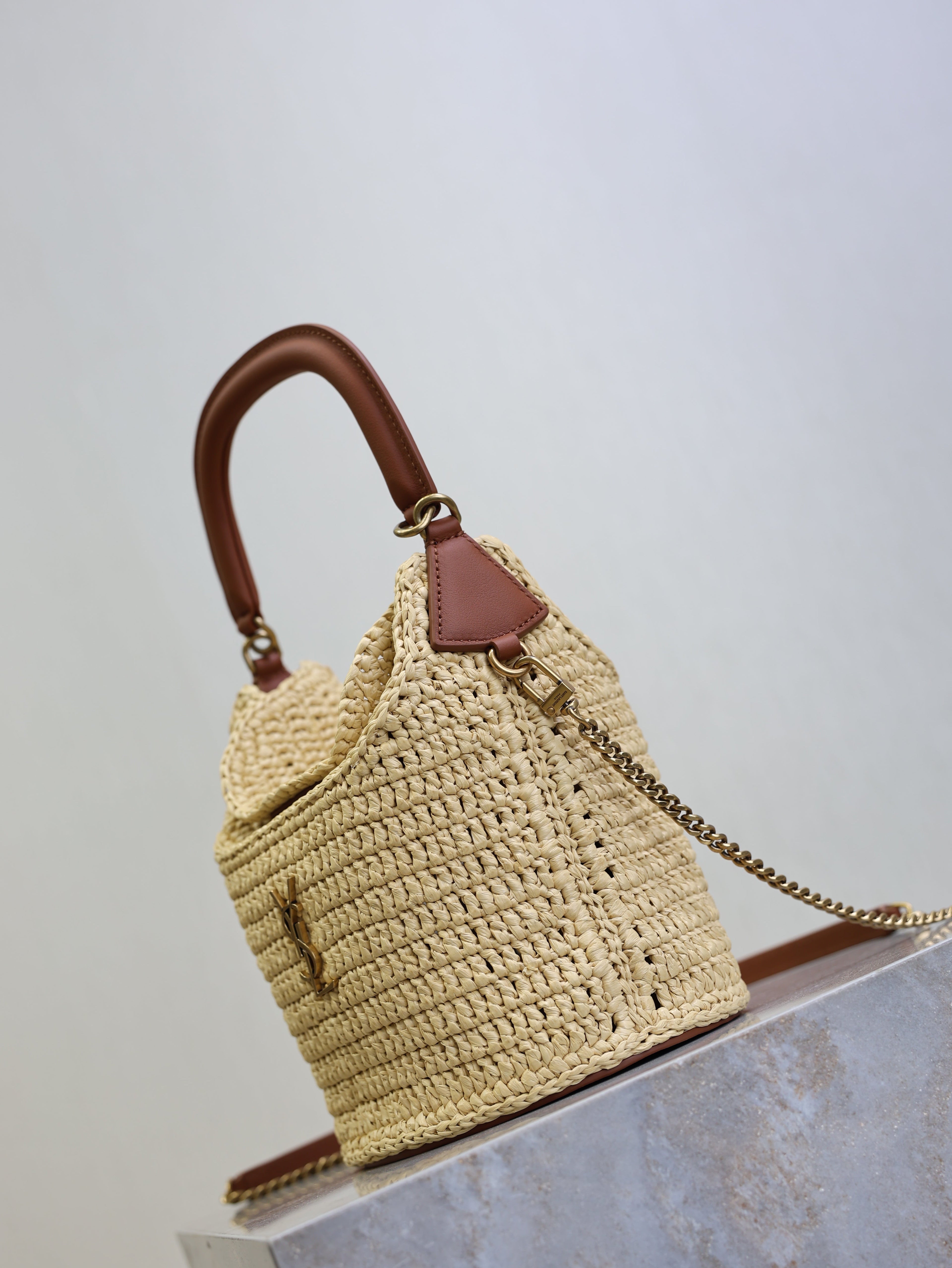 YSL 25S GABY BUCKET BAG 19 IN RAFFIA AND CALFSKIN GOLD HARDWRE
