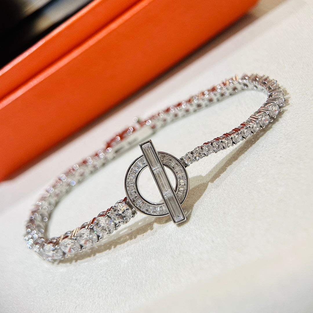 18K Finesse Link Diamond Hermes Bracelet