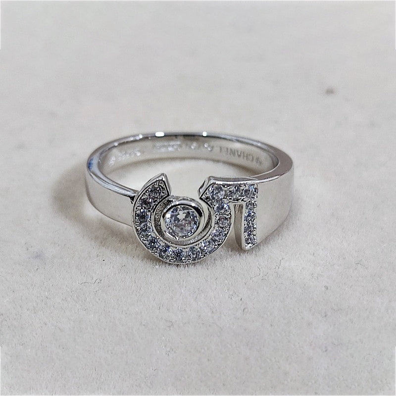18K  Chanel No.5 Diamond Ring