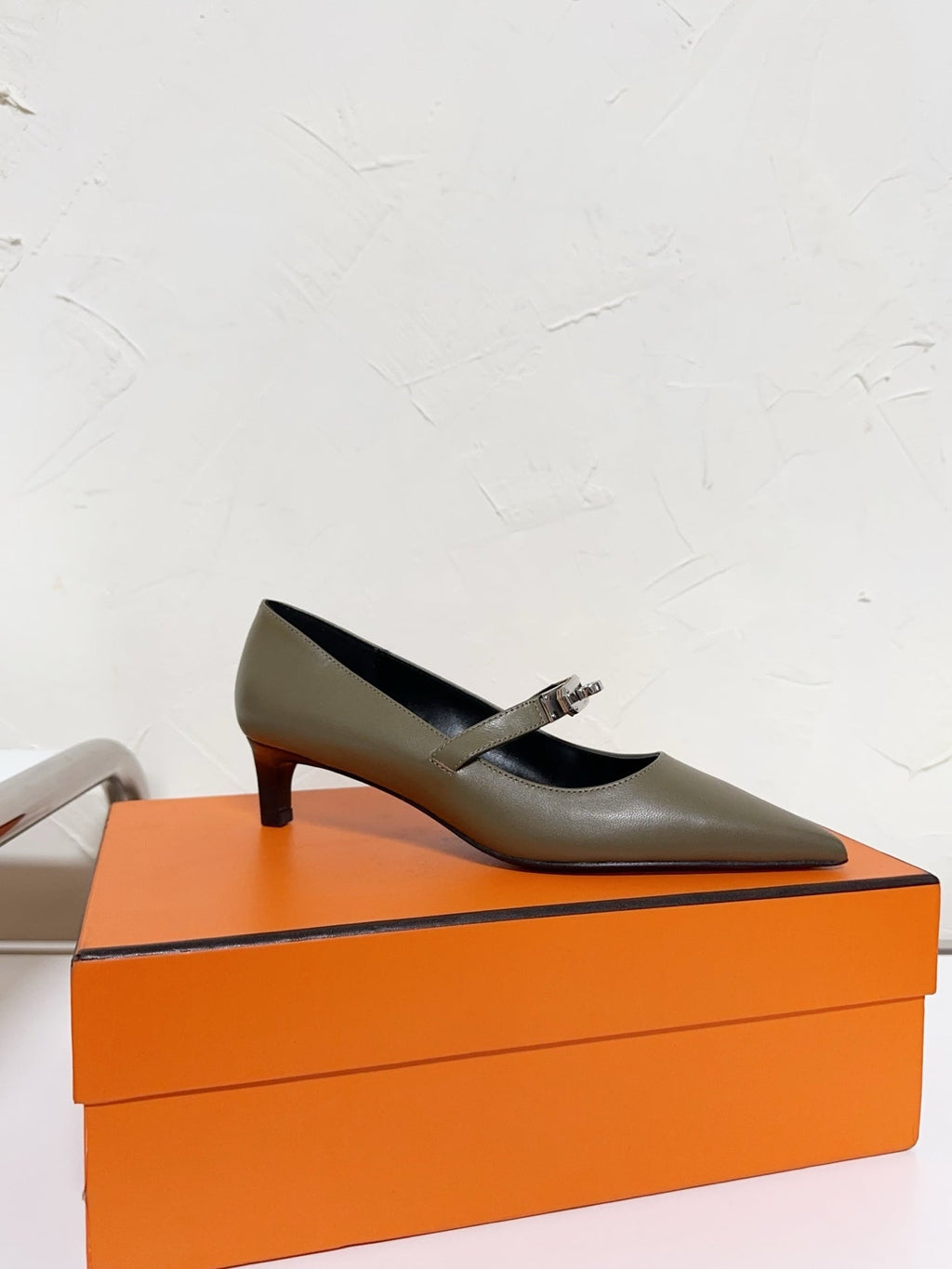 HERMES KIARA FLAT PUMP IN ARMY GREEN CALFSKIN