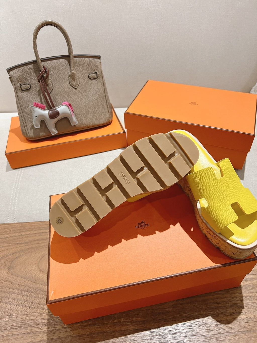 HERMES 25S HIGH WEDGE SANDALS IN YELLOW LAMBSKIN STYLE 26