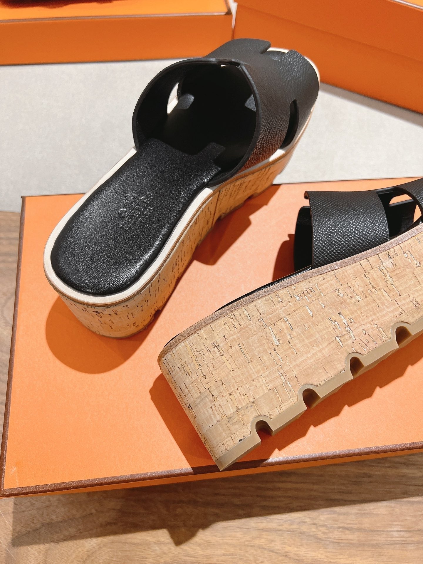 HERMES 25S HIGH WEDGE SANDALS IN BLACK LAMBSKIN STYLE 23