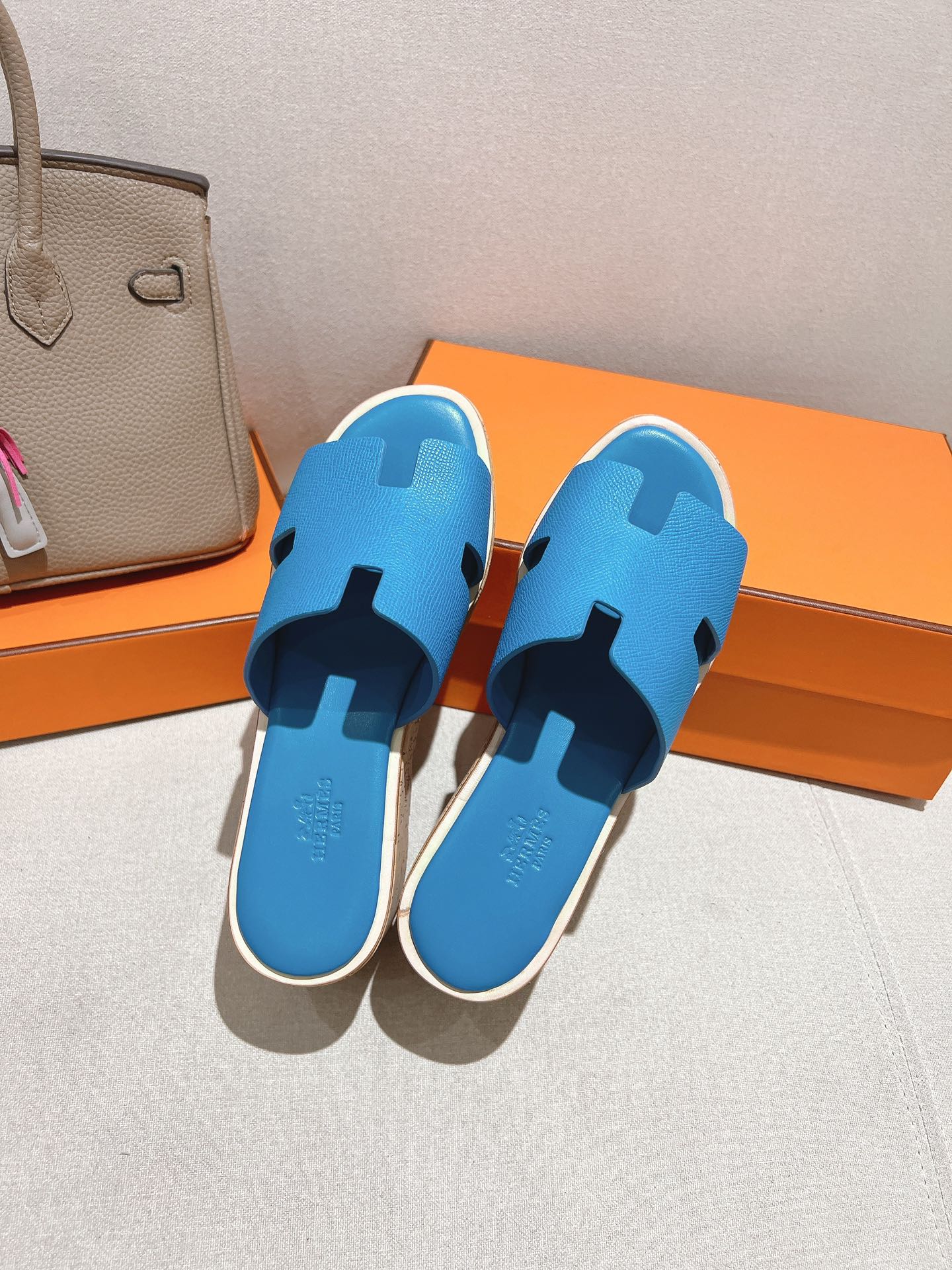 HERMES 25S HIGH WEDGE SANDALS IN BLUE LAMBSKIN STYLE 12