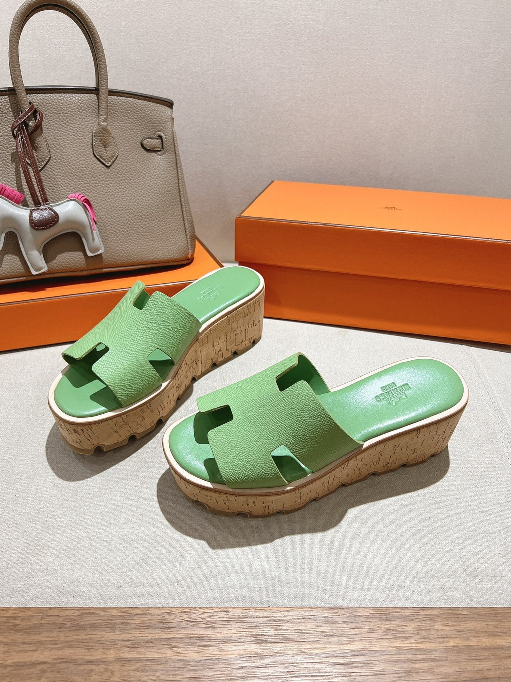 HERMES 25S HIGH WEDGE SANDALS IN LIGHT GREEN LAMBSKIN STYLE 1