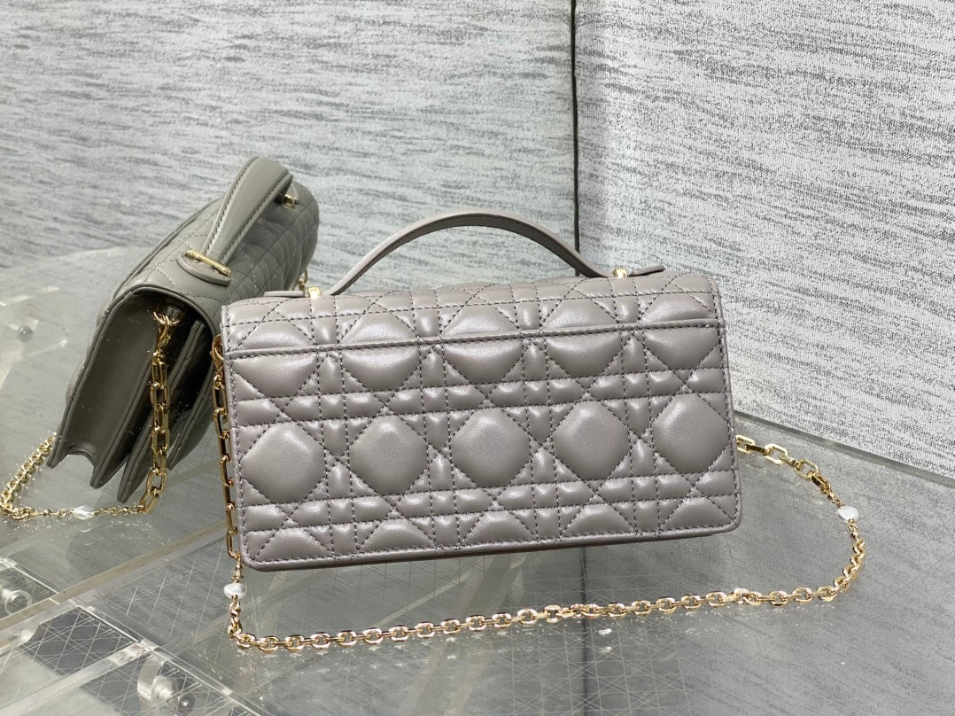 DIOR 25S  TALK PHONE POUCH 21 IN DIRTY LILAC CANNAGE LAMBSKIN GOLD HARDWARE