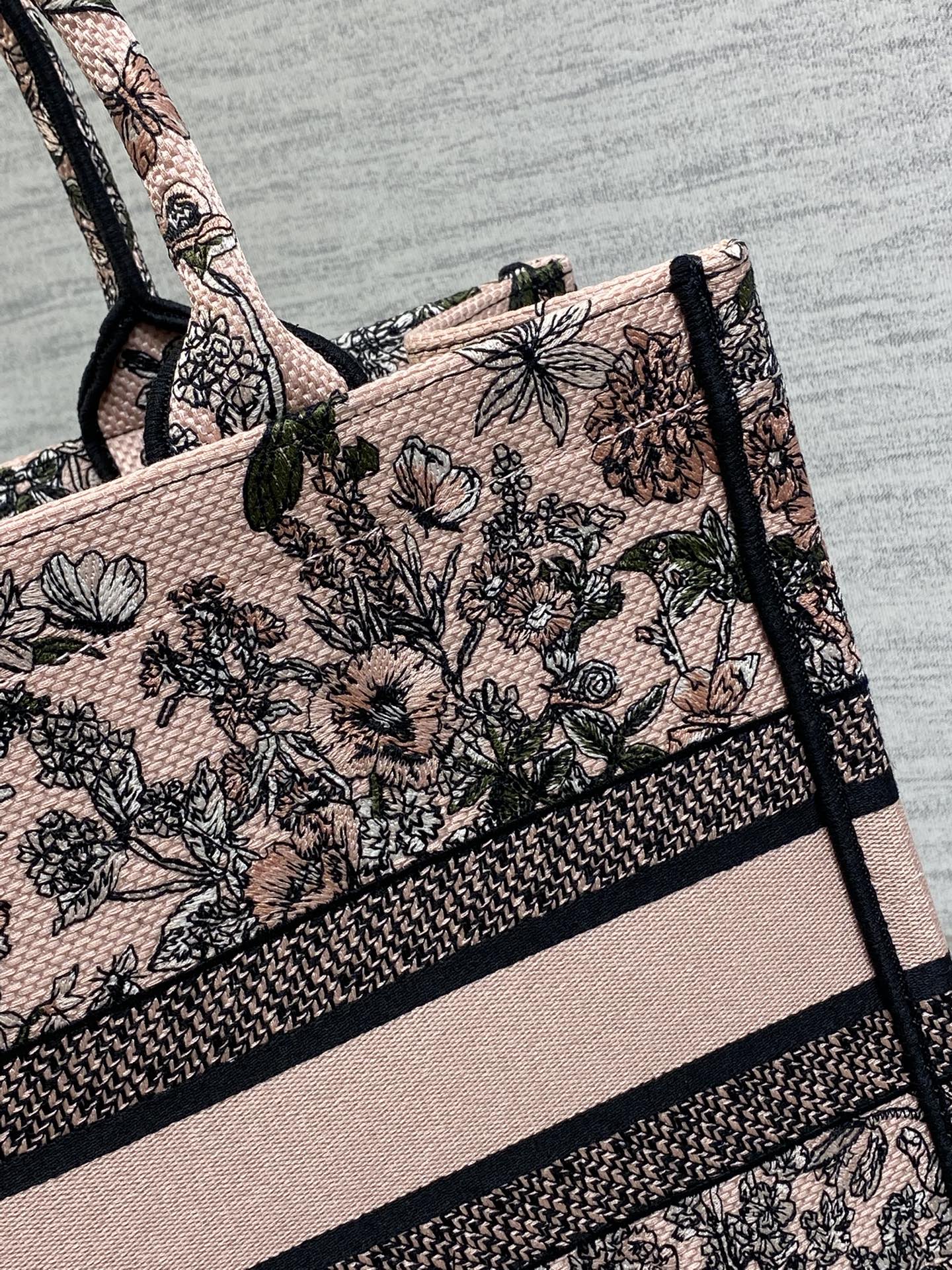 DIOR 25S LUCKY MEDIUM DIOR BOOK TOTE 36 IN PINK MULTICOLOR DIOR FLOWERS CALENDAR ALLOVER EMBROIDERY