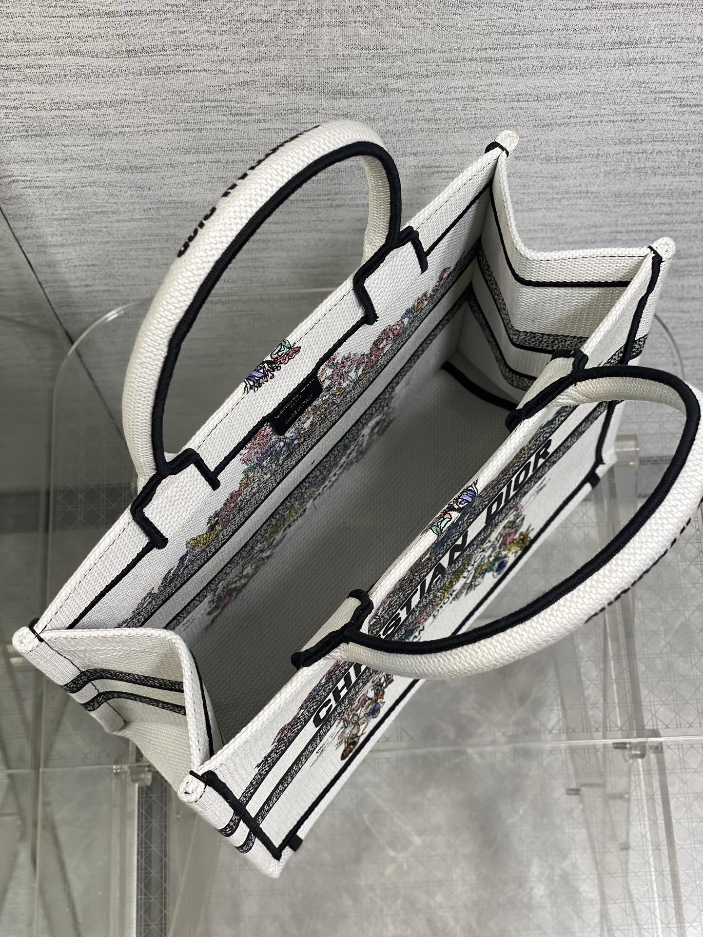 DIOR 25S LUCKY MEDIUM DIOR BOOK TOTE 36 IN WHITE MULTICOLOR DIOR STAR EMBROIDERY
