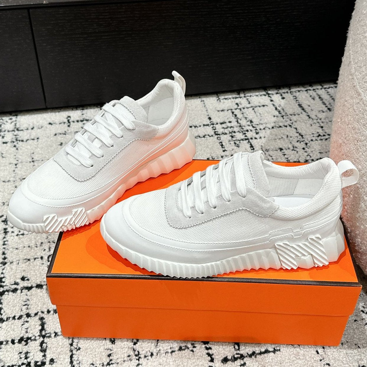 HERMES BOUNCING SNEAKER IN WHITE CALFSKIN AND FABRIC