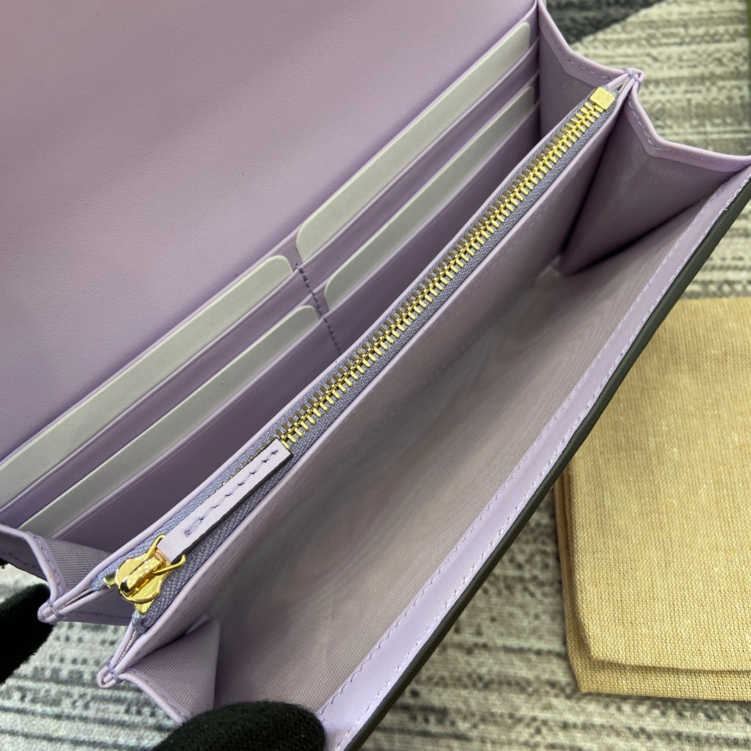 GUCCI CONTINENTAL WALLET 19 IN LIGHT VIOLET EMBOSSED CALFSKIN GOLD HARDWARE