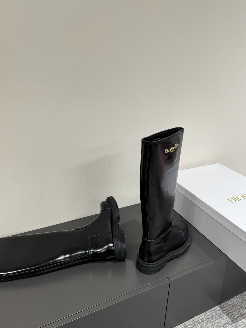 DIOR D-TOWN BOOTS IN BLACK PATENT CALFSKIN