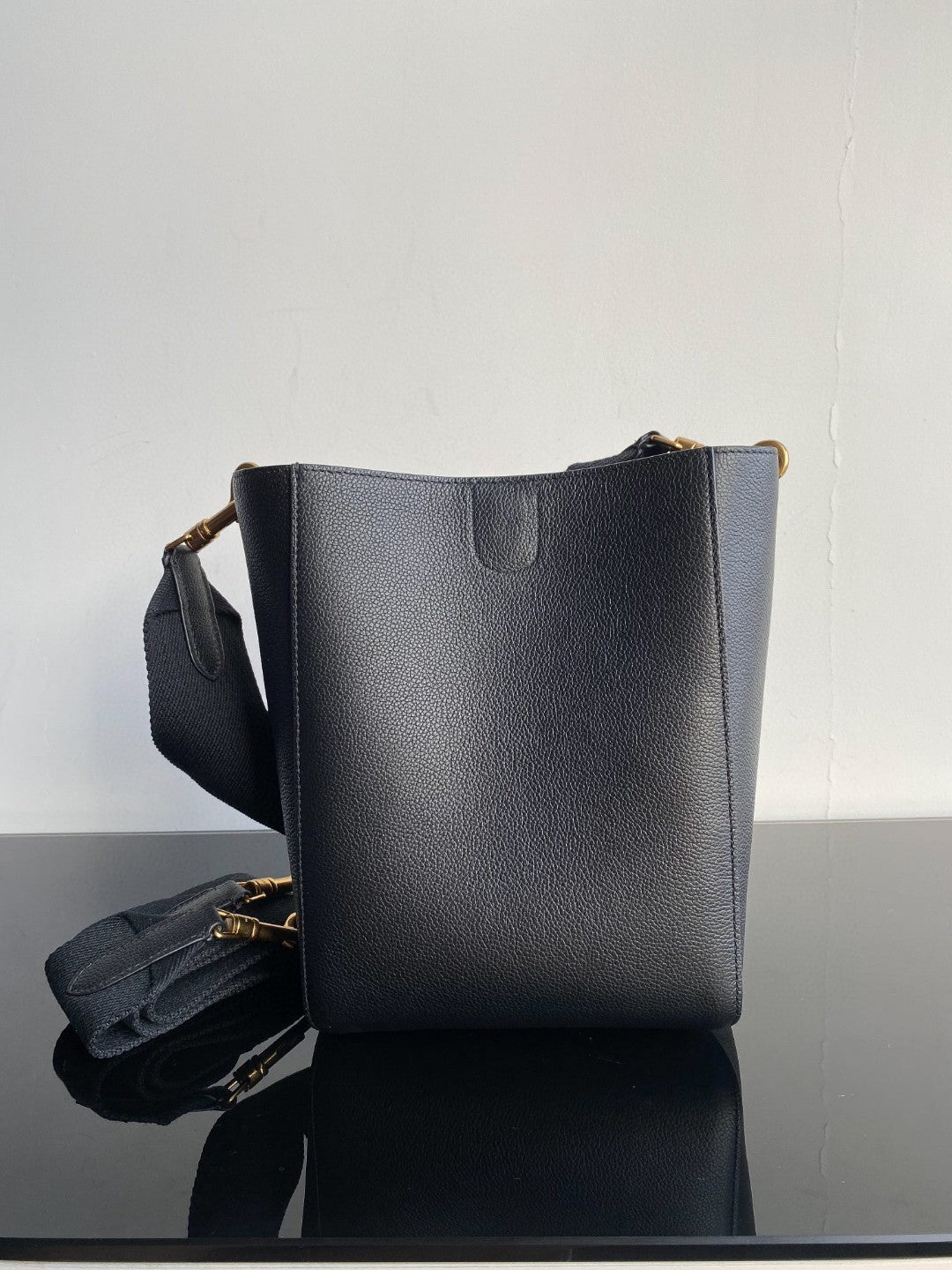 CELINE SANGLE SEAU BUCKET 24 BAG BLACK CALFSKIN