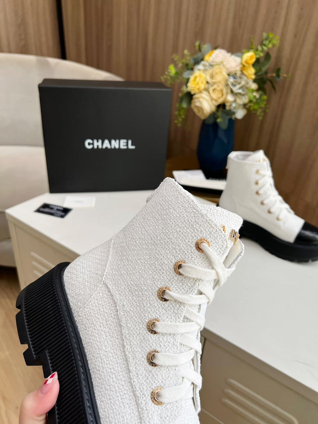 CHANEL SHORT BOOTS IN WHITE TWEED AND BLACK CALFSKIN