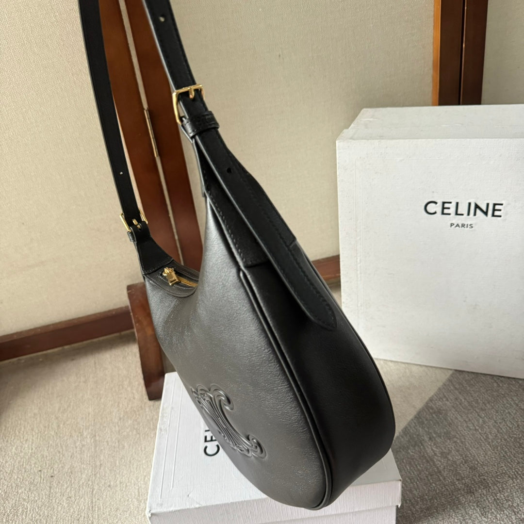 CELINE SMALL HELOÏSE BAG CUIR 22 IN BLACK CALFSKIN EMBOSSED LOGO