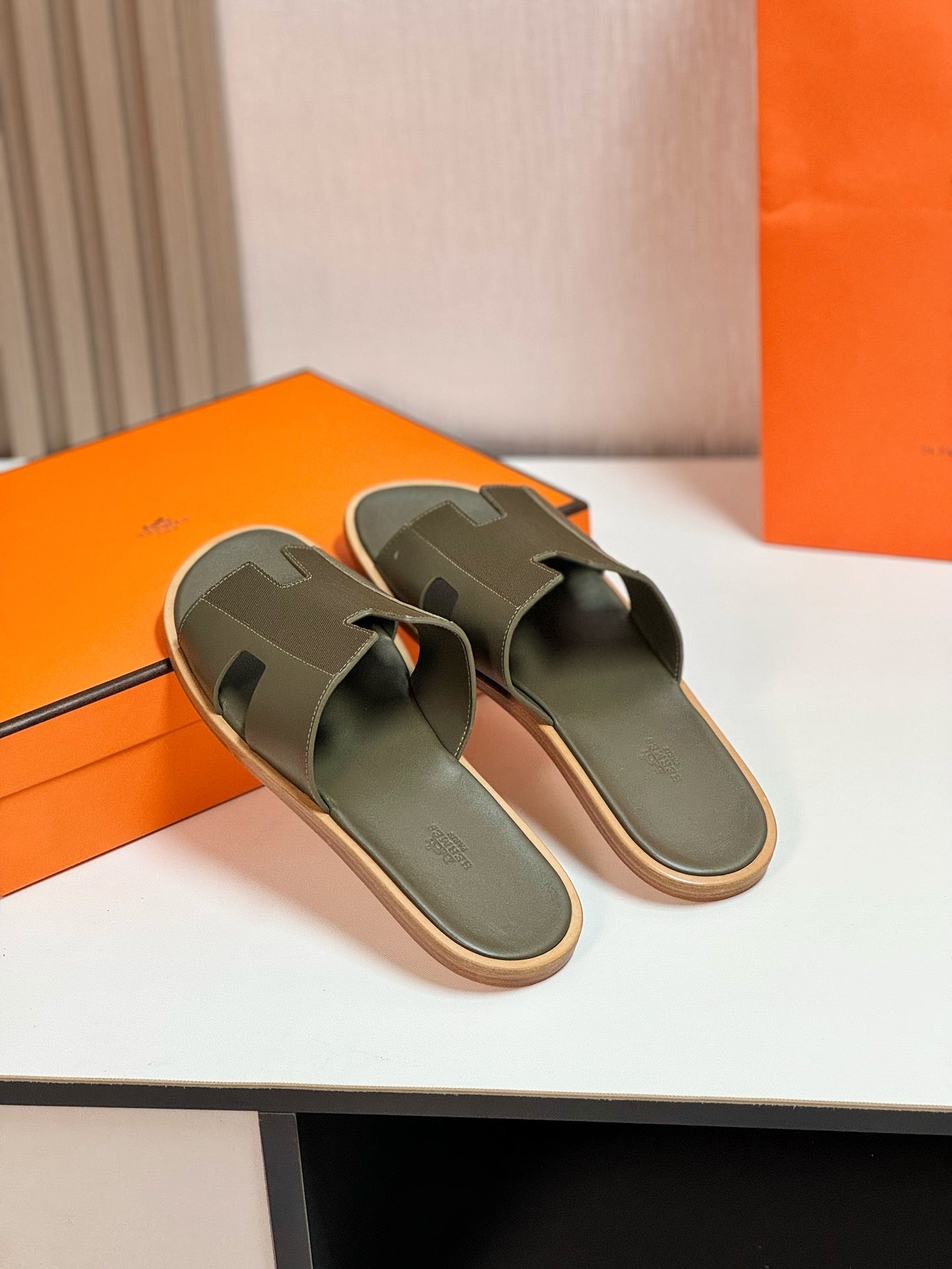 HERMES IZMIR SANDAL MOSS LAMBSKIN