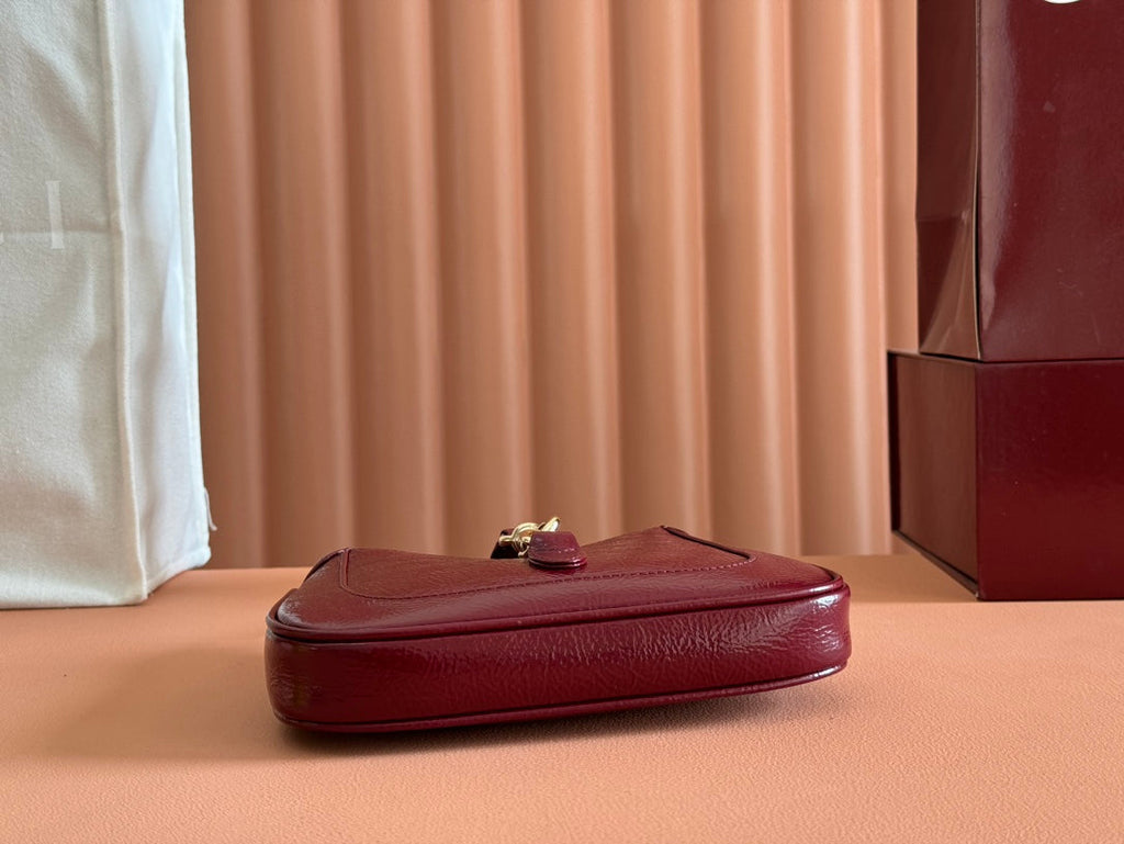 GUCCI JACKIE NOTTE MINI BAG 19 IN RED WINE CRACKED LACQUER CALFSKIN GOLD HARDWARE