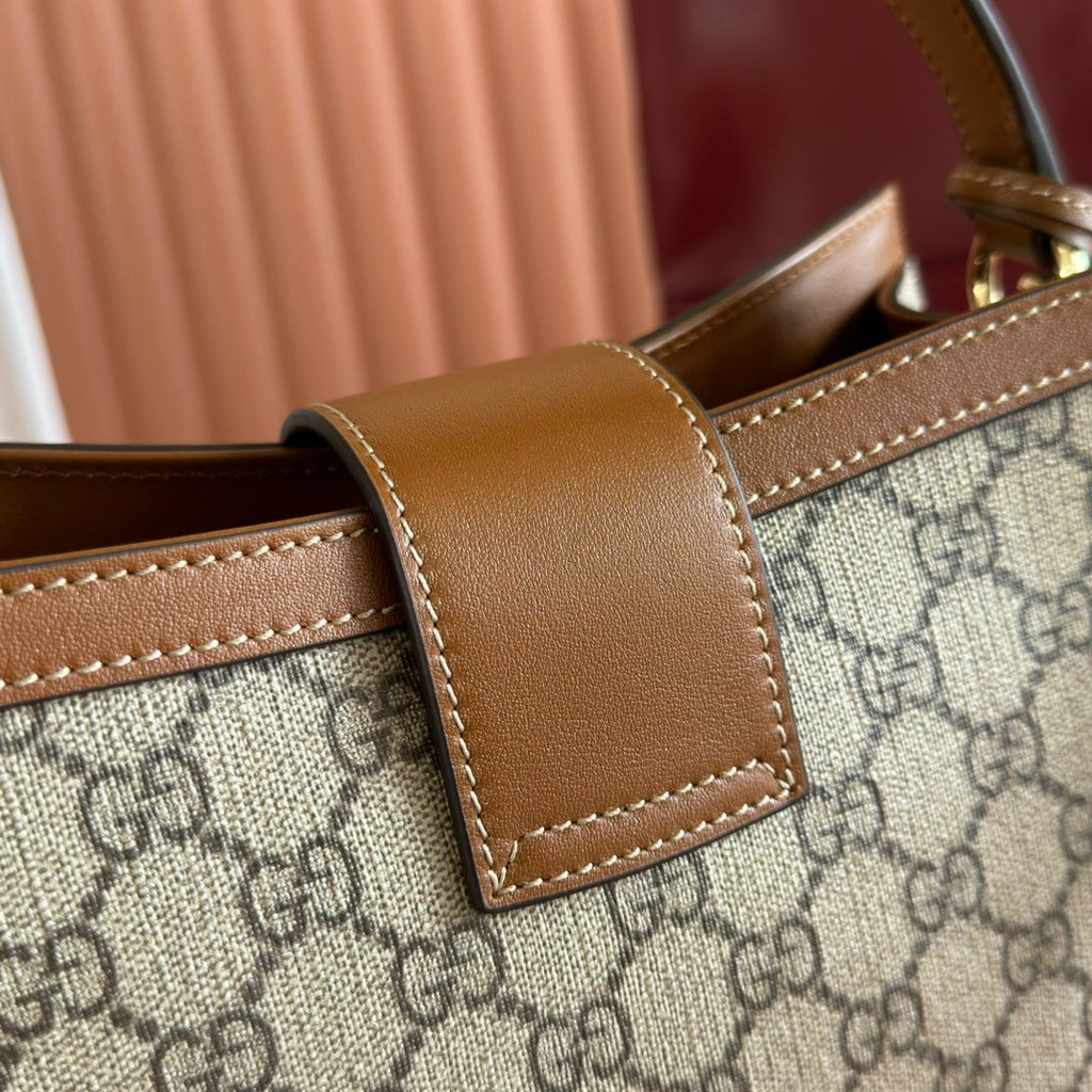GUCCI 26S PADLOCK TOP HANDLE BAG 25 IN DARK BEIGE AND BROWN CALFSKIN
