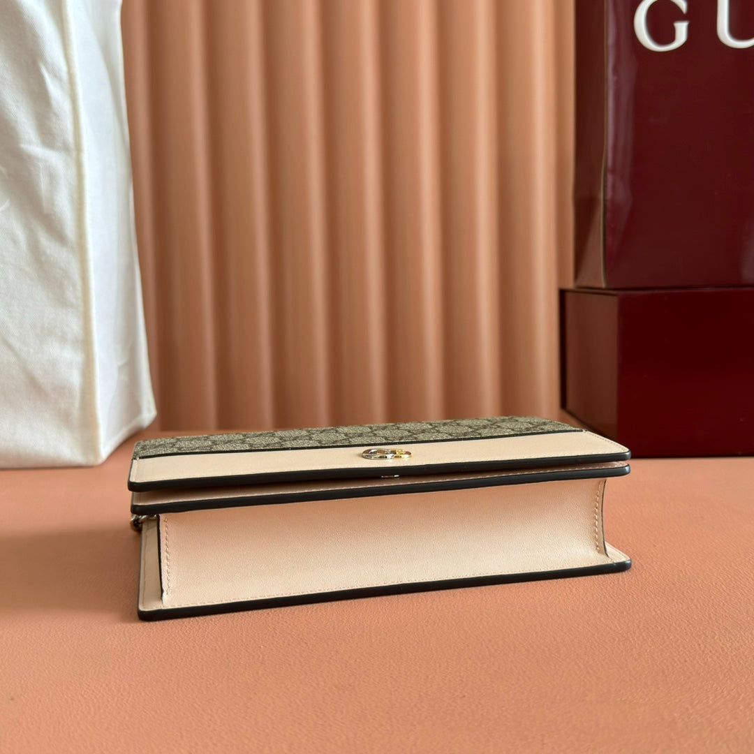 GUCCI MARMONT WALLET ON CHAIN 20 BEIGE AND WHITE IN CALFSKIN
